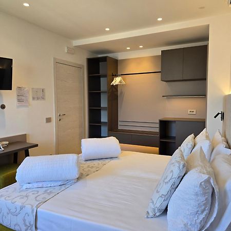 Hotel Pace Brenzone sul Garda Luaran gambar