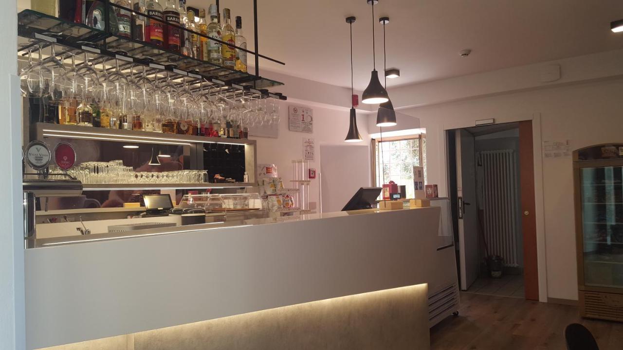 Hotel Pace Brenzone sul Garda Luaran gambar