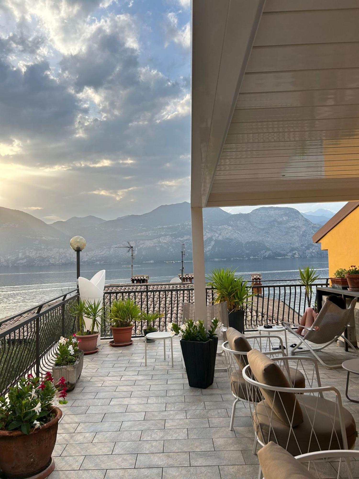 Hotel Pace Brenzone sul Garda Luaran gambar