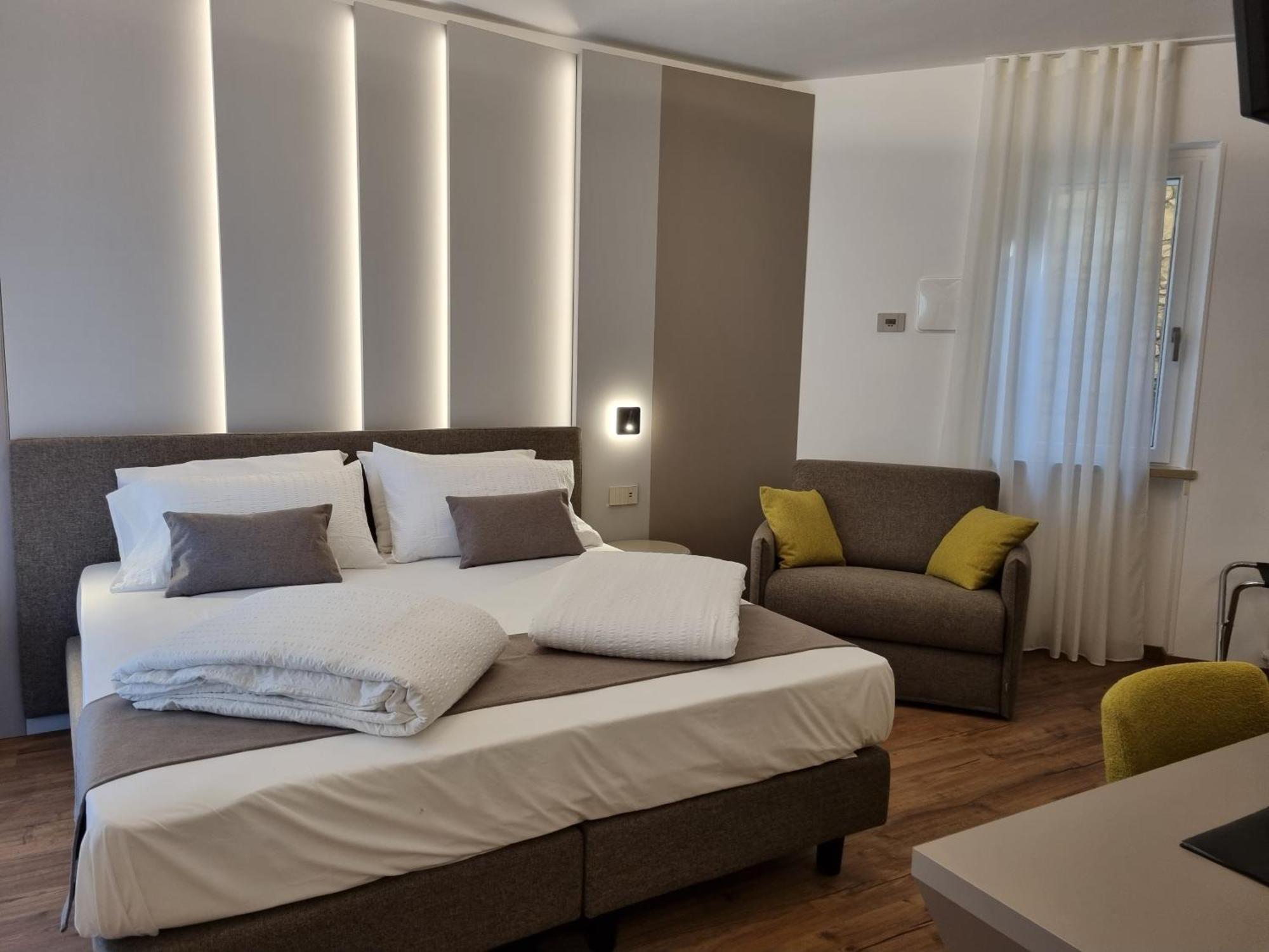 Hotel Pace Brenzone sul Garda Luaran gambar