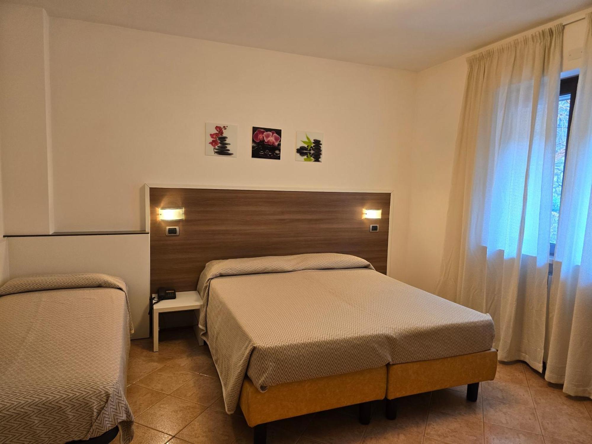 Hotel Pace Brenzone sul Garda Luaran gambar