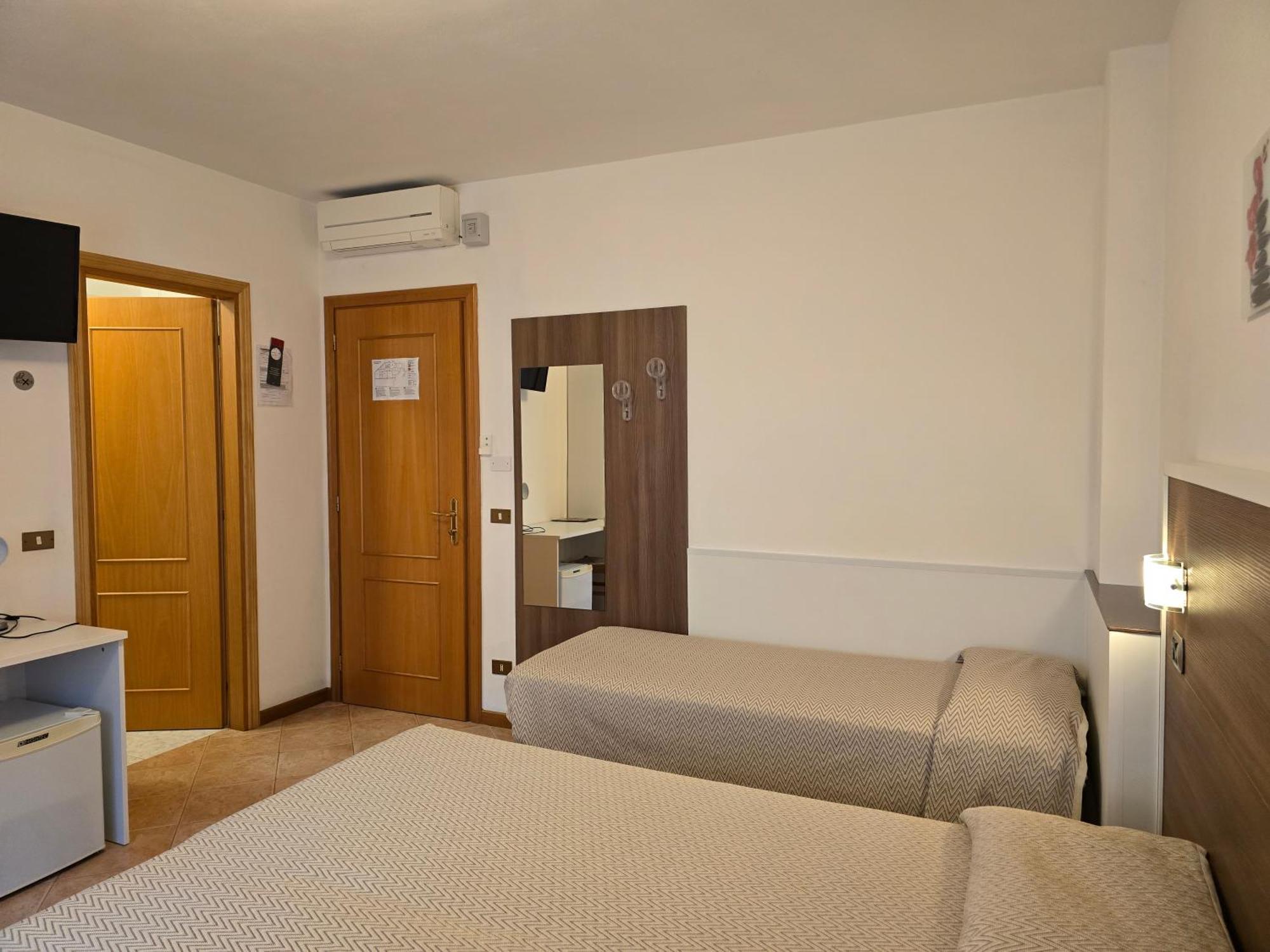 Hotel Pace Brenzone sul Garda Luaran gambar